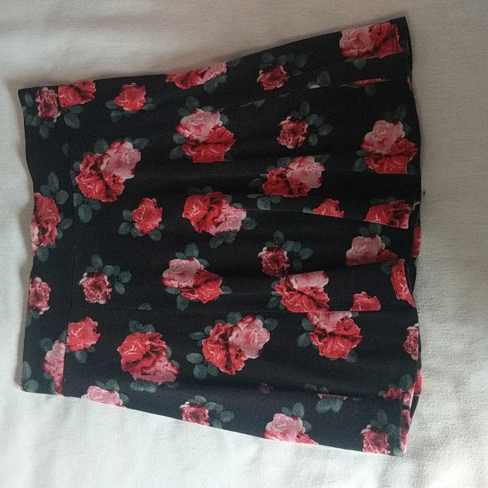 Black Rose patterned Skirt